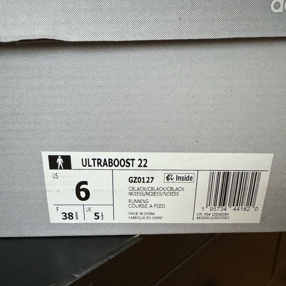 Adidas Black Ultraboost 22 - Picture 6 of 6